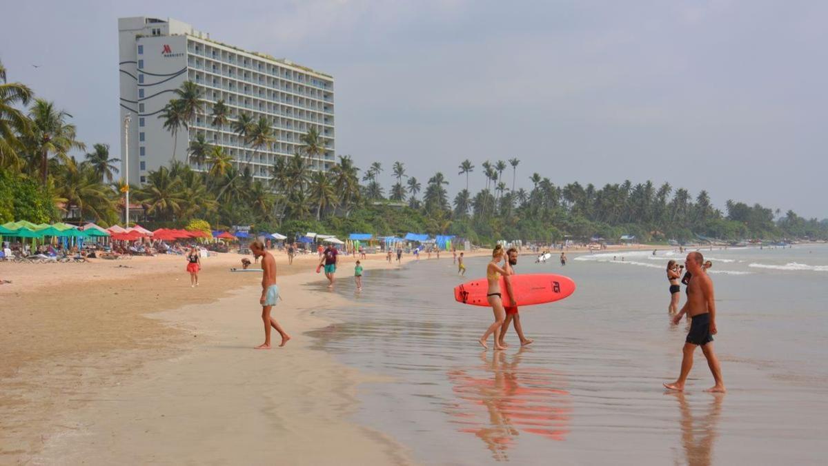 Alma Beach Hotel Уелигама Екстериор снимка