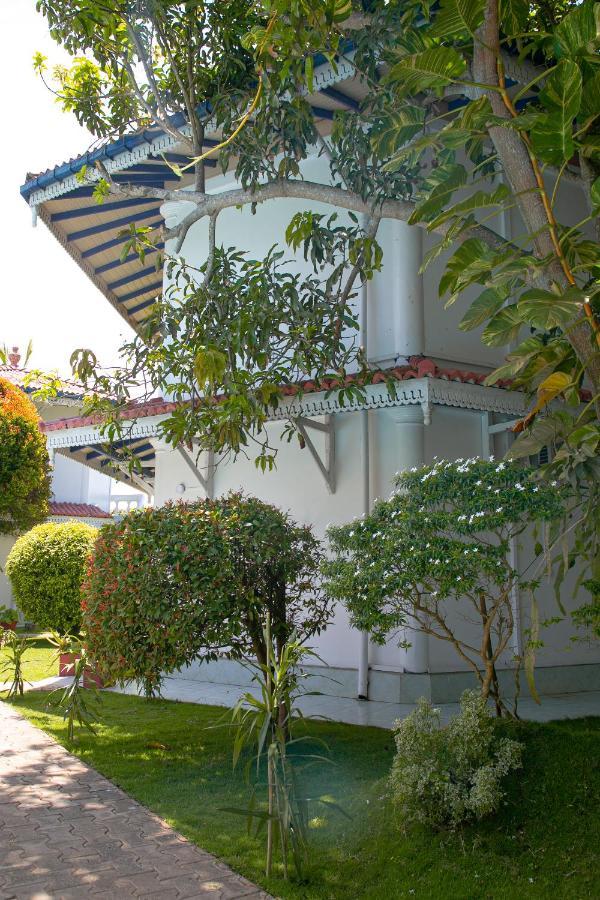 Alma Beach Hotel Уелигама Екстериор снимка