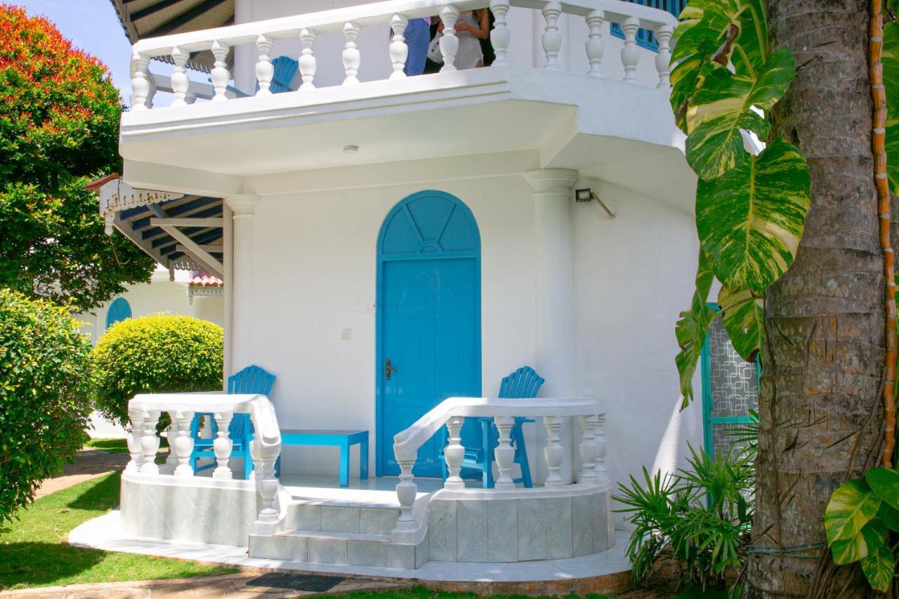 Alma Beach Hotel Уелигама Екстериор снимка