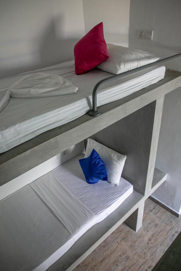 Alma Beach Hotel Уелигама Екстериор снимка