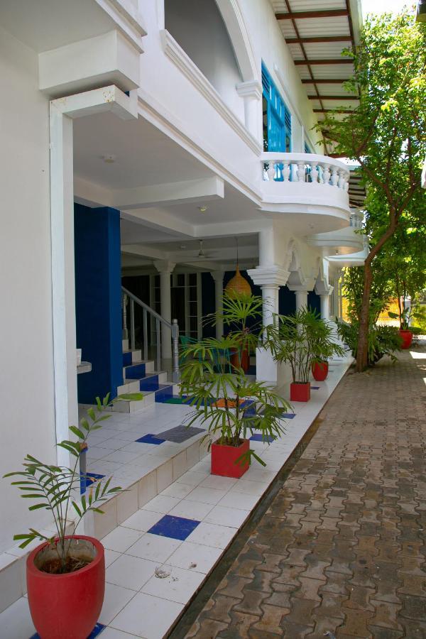Alma Beach Hotel Уелигама Екстериор снимка