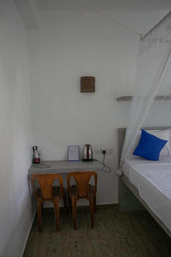 Alma Beach Hotel Уелигама Екстериор снимка